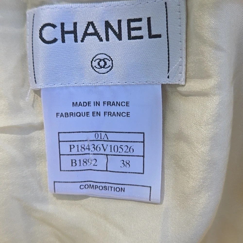 Authentic Runway CHANEL Ad Campaign Boucle Wool Tweed Suit Skirt Only  Size 38